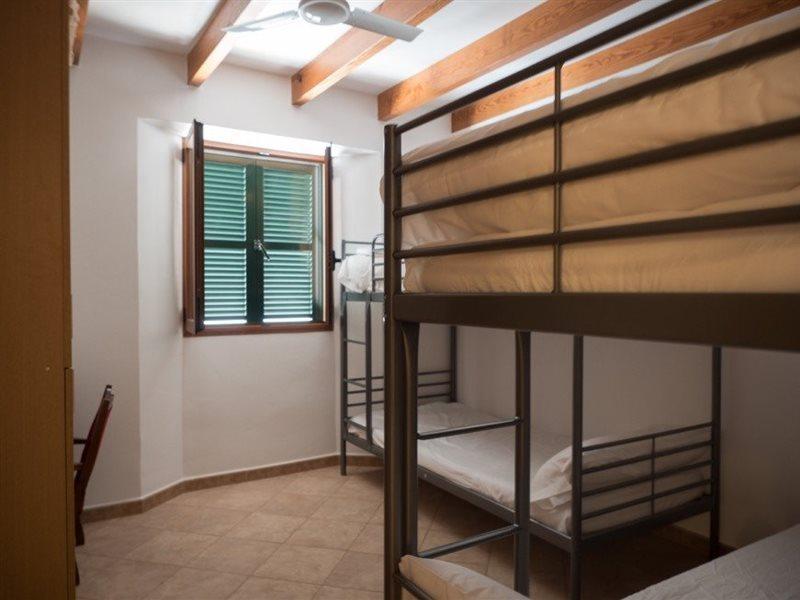 Hostel Embat -