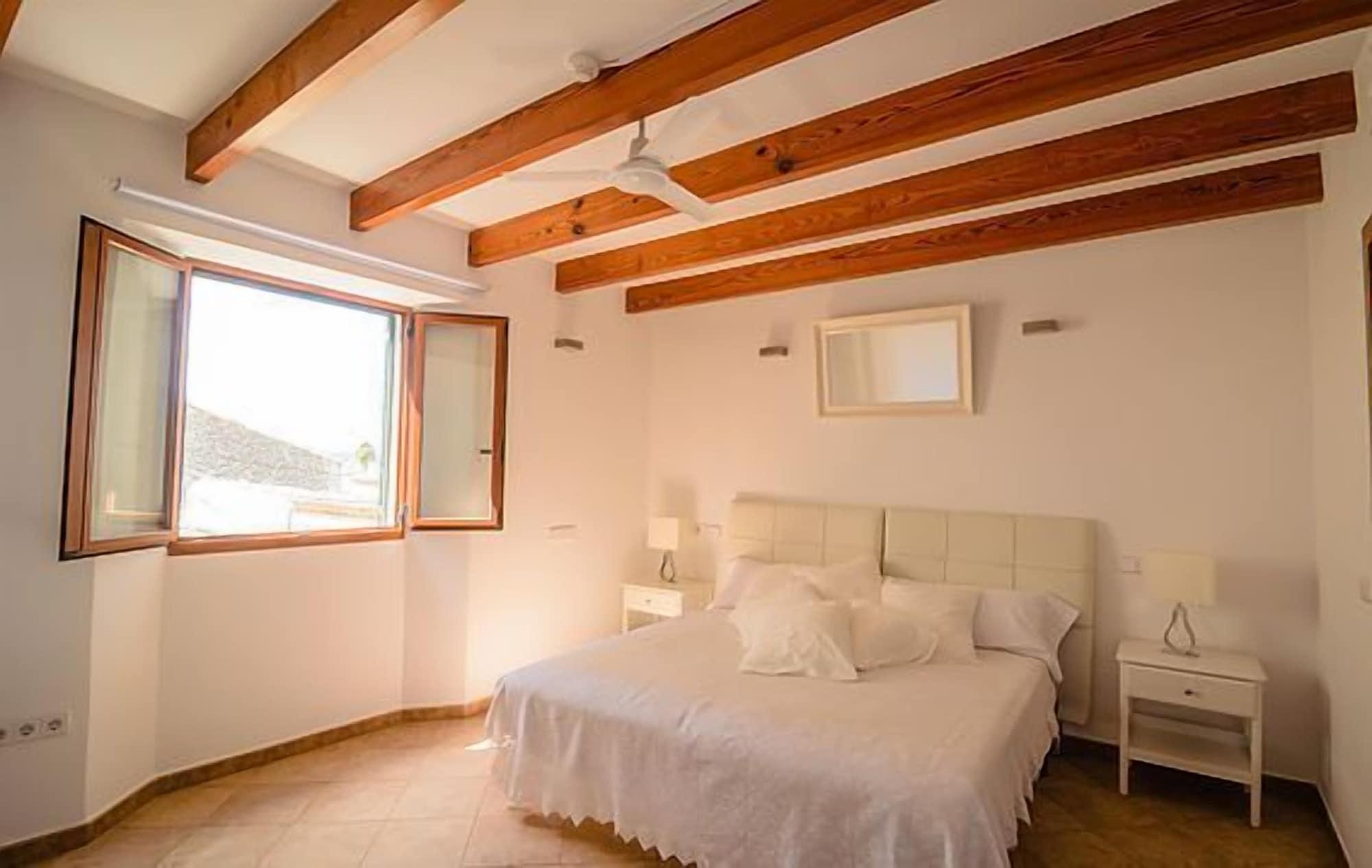 Hostel Embat - *