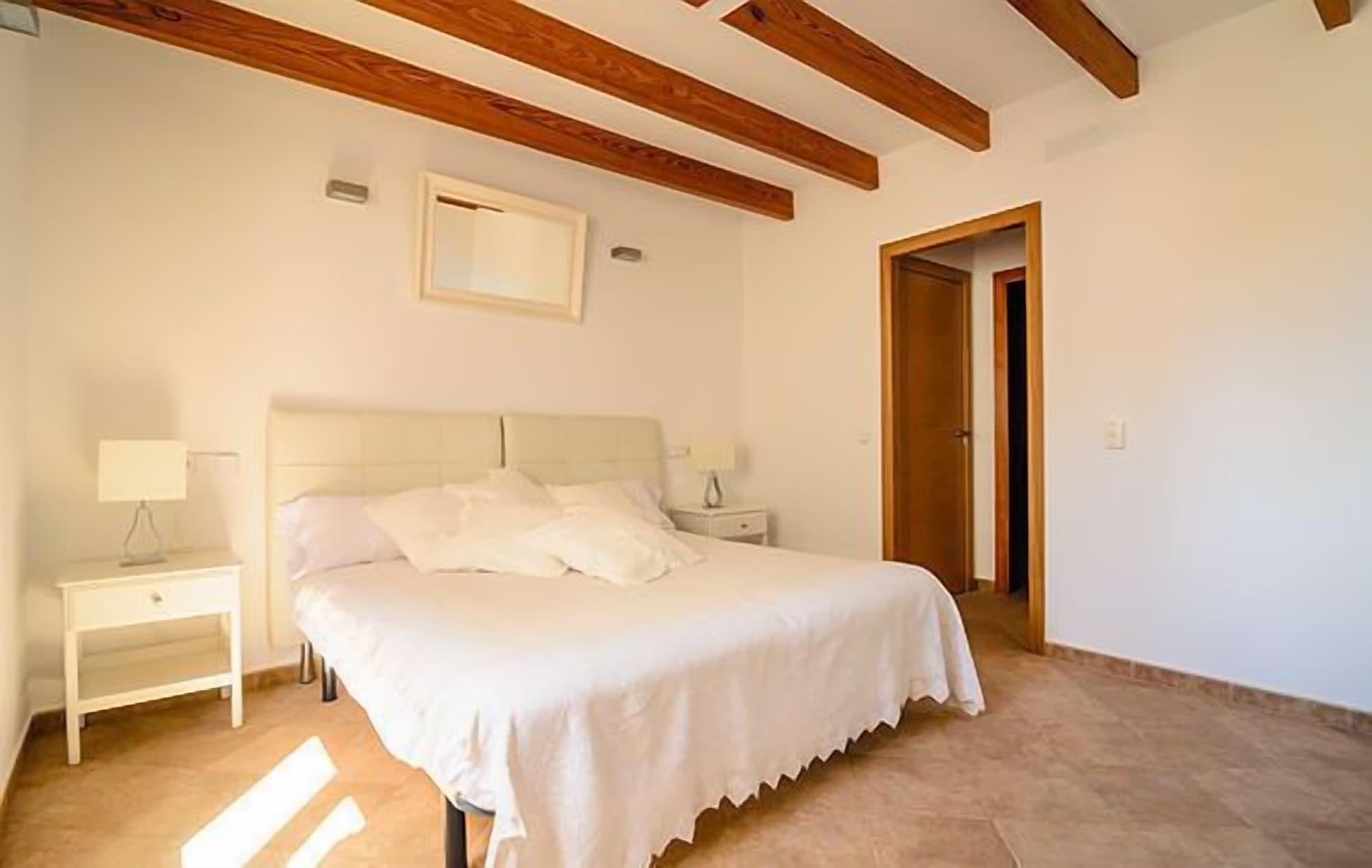 Hostel Embat -