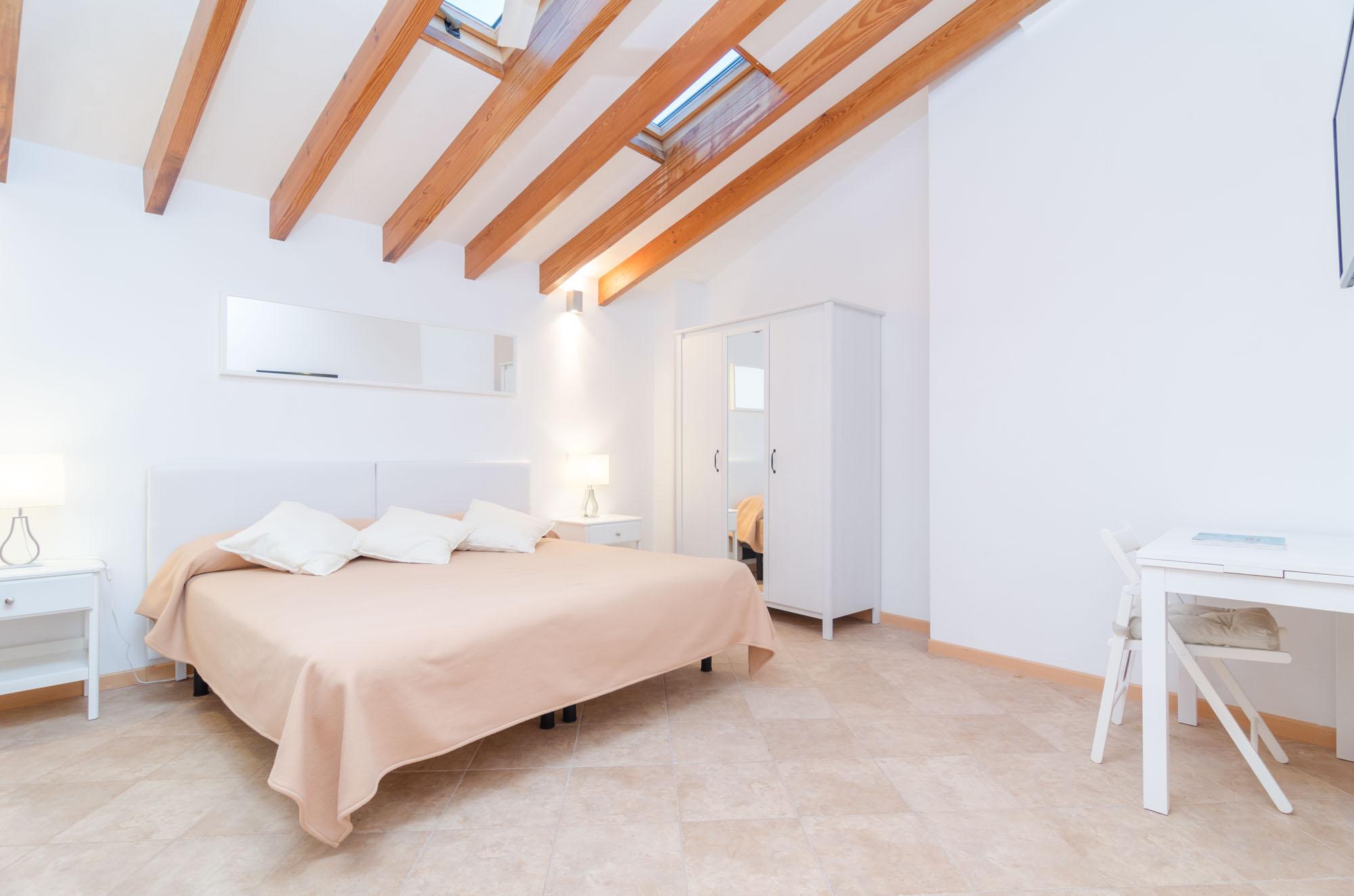 Hostel Embat - *