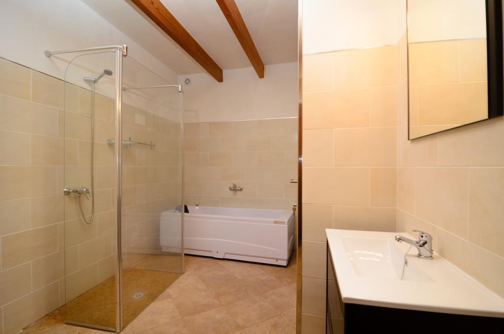 Hostel Embat -