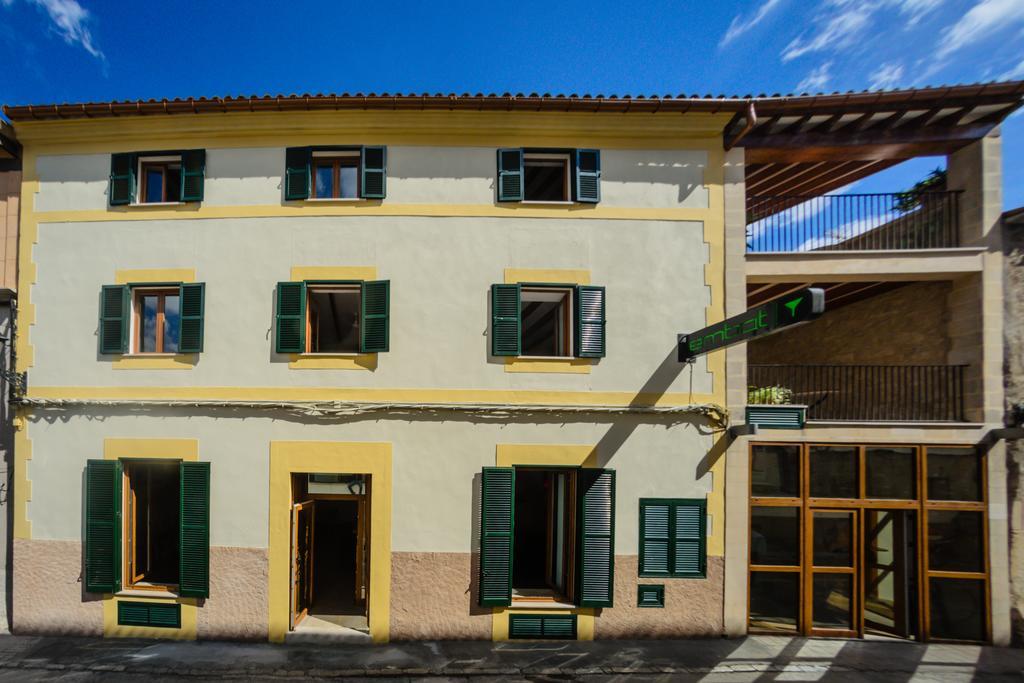 Hostel Embat - *