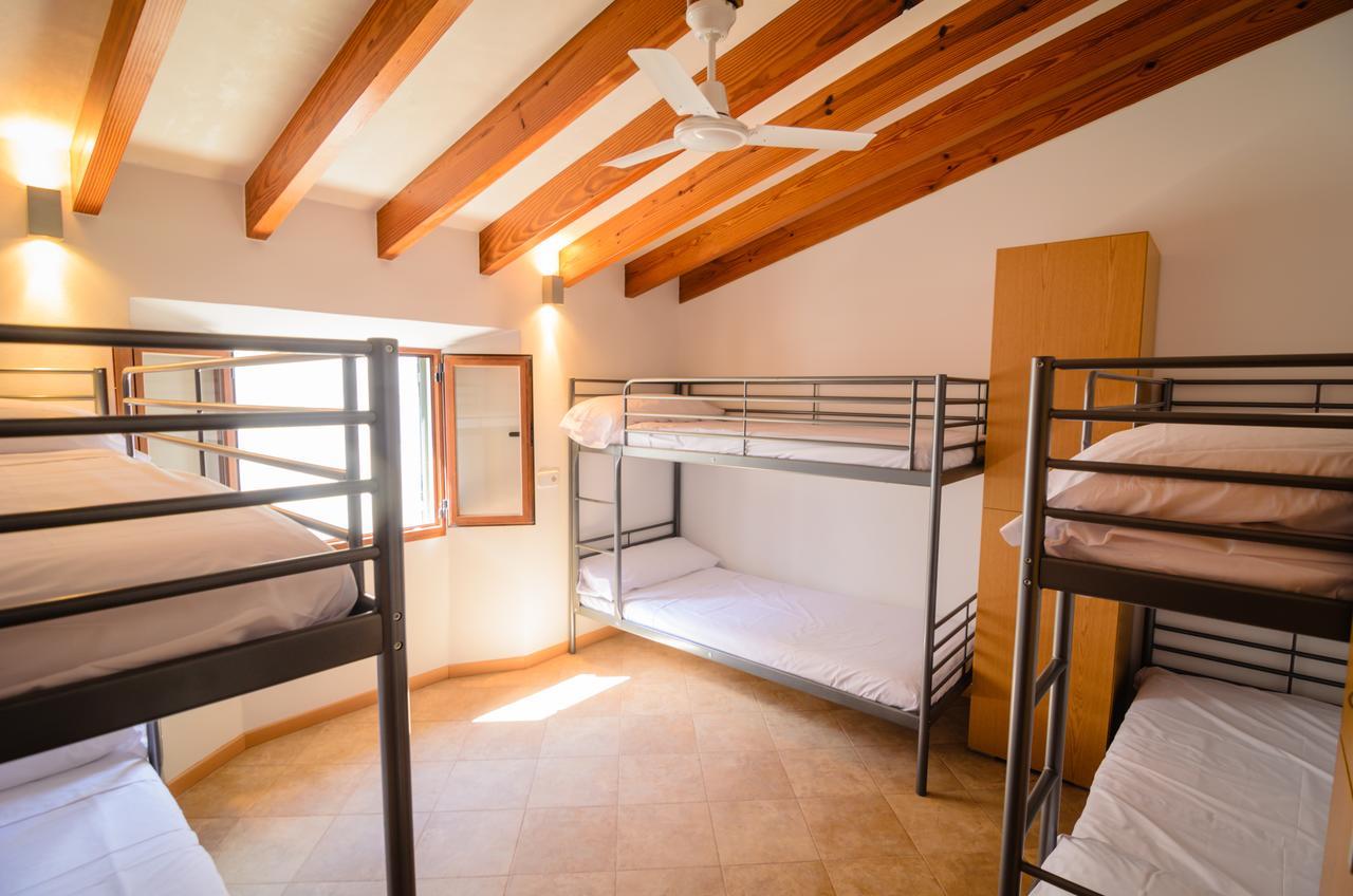 Hostel Embat - *